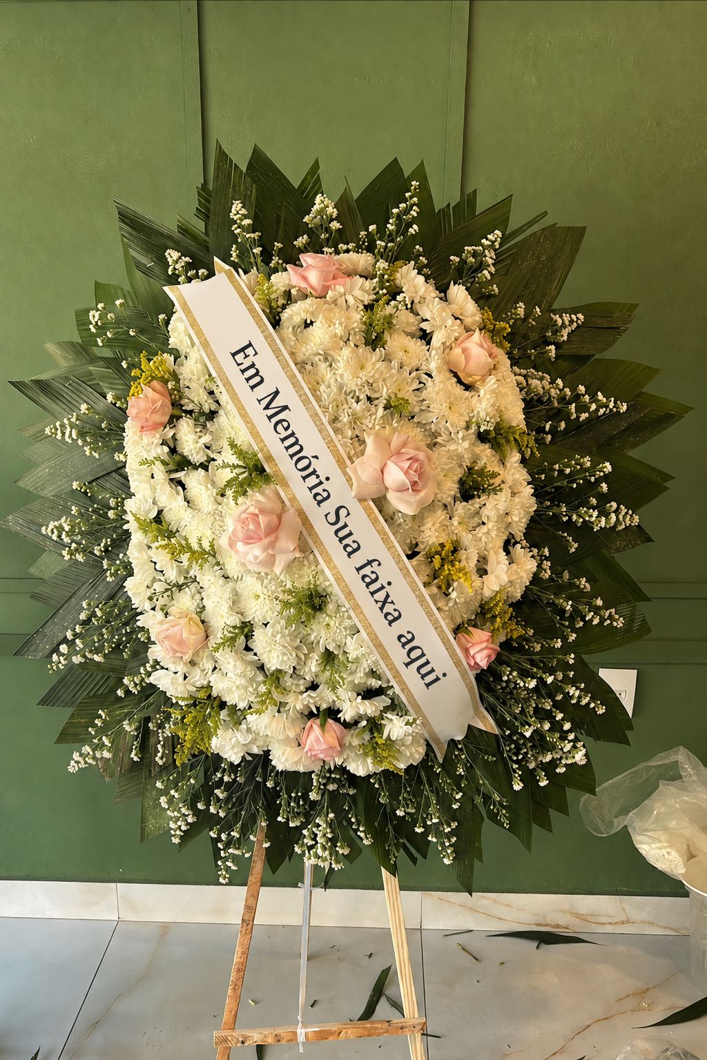 WhatsApp-Image-2026-09-02-at-07.52.15.jpeg Coroa de Flores Tradicional BH 02 - Rosas Bebe - Imagem 1